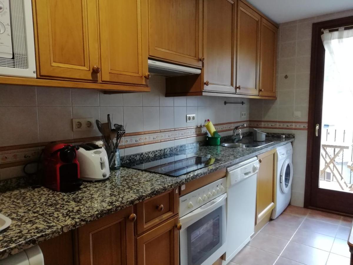 Апартаменти Apartamento Familiar Con Vistas Y Garage La Portiecha Сальєнт-де-Гальєго Екстер'єр фото