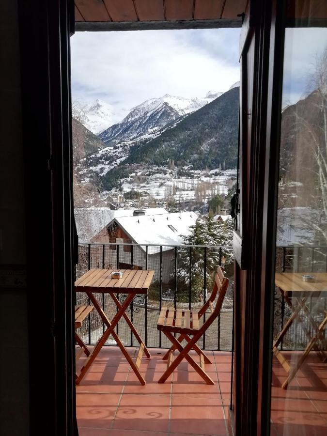 Апартаменти Apartamento Familiar Con Vistas Y Garage La Portiecha Сальєнт-де-Гальєго Екстер'єр фото