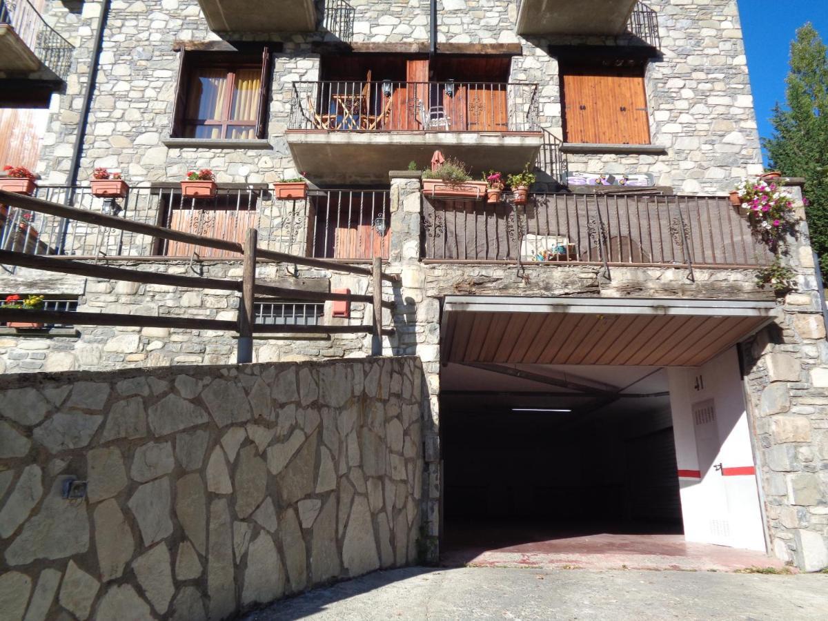 Апартаменти Apartamento Familiar Con Vistas Y Garage La Portiecha Сальєнт-де-Гальєго Екстер'єр фото