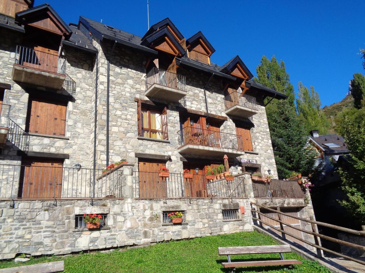 Апартаменти Apartamento Familiar Con Vistas Y Garage La Portiecha Сальєнт-де-Гальєго Екстер'єр фото